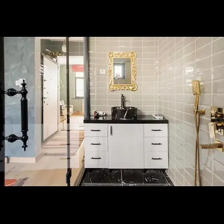 Apartment Shiva