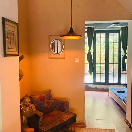 Shiva Apartment *